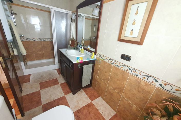 Image No.24-3 Bed Townhouse for sale