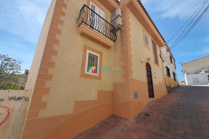 Image No.3-3 Bed Townhouse for sale