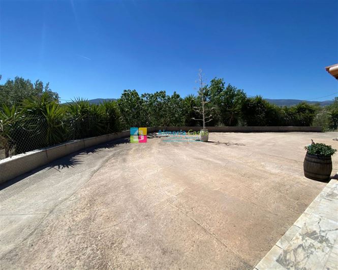 Image No.19-2 Bed Country House for sale