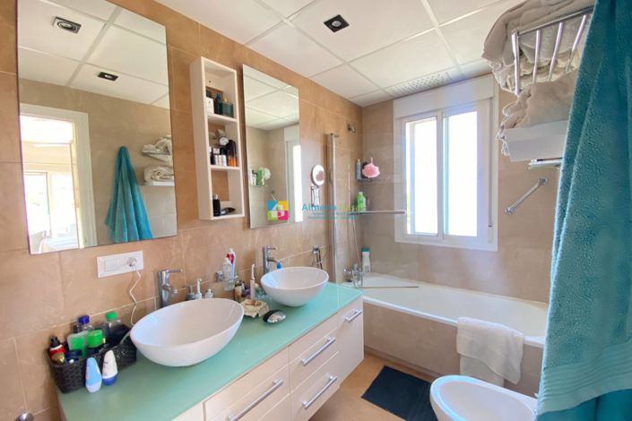 Image No.16-4 Bed Villa for sale