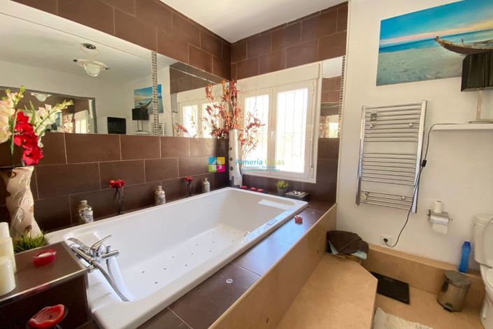 Image No.30-4 Bed Villa for sale