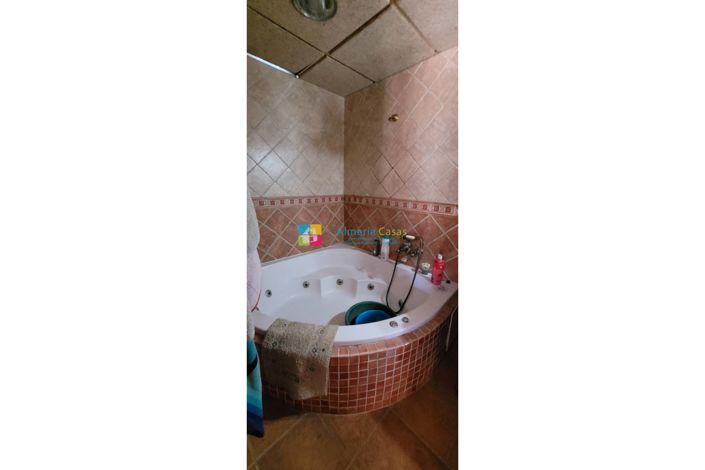 Image No.8-4 Bed Villa for sale