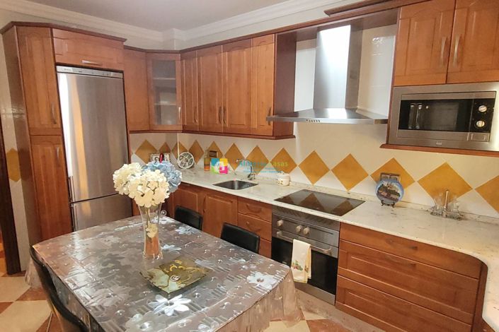 Image No.15-5 Bed Townhouse for sale