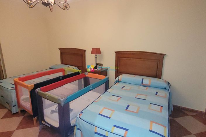 Image No.27-5 Bed Townhouse for sale