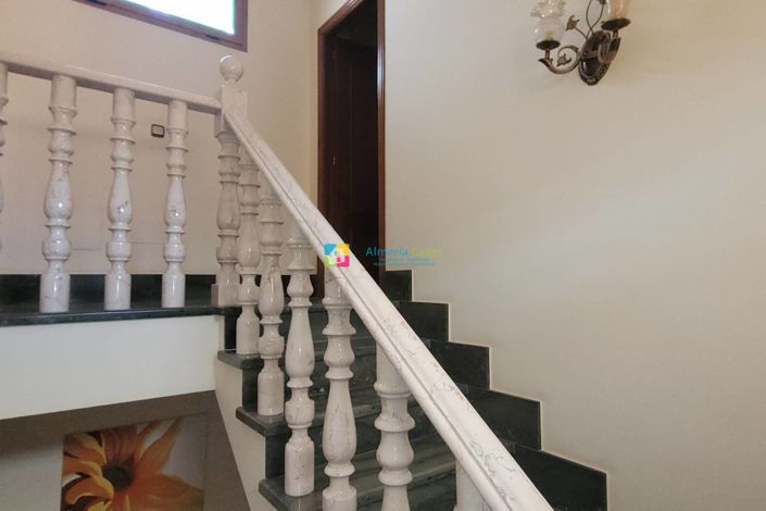 Image No.34-5 Bed Townhouse for sale