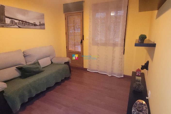 Image No.36-5 Bed Townhouse for sale