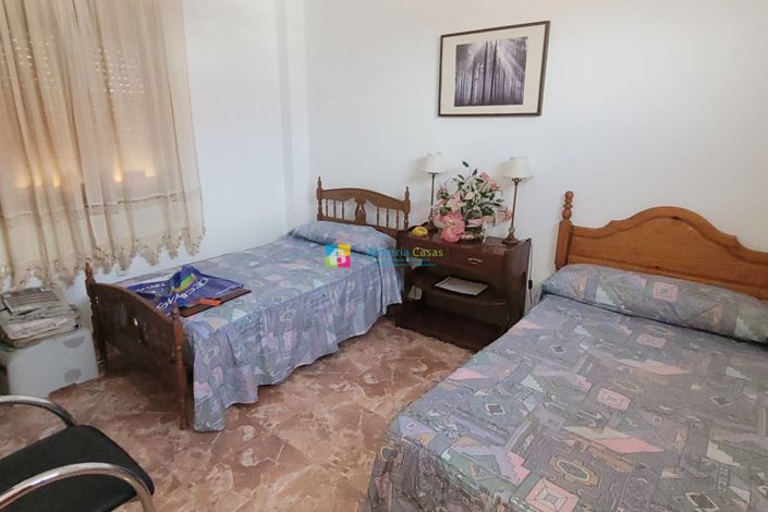 Image No.46-5 Bed Townhouse for sale