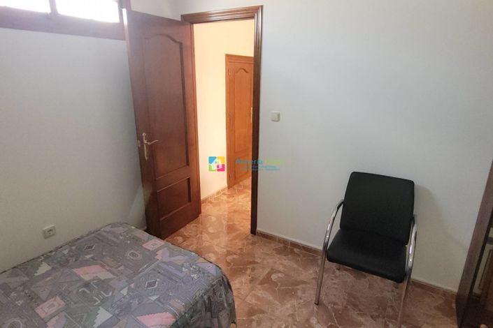 Image No.47-5 Bed Townhouse for sale