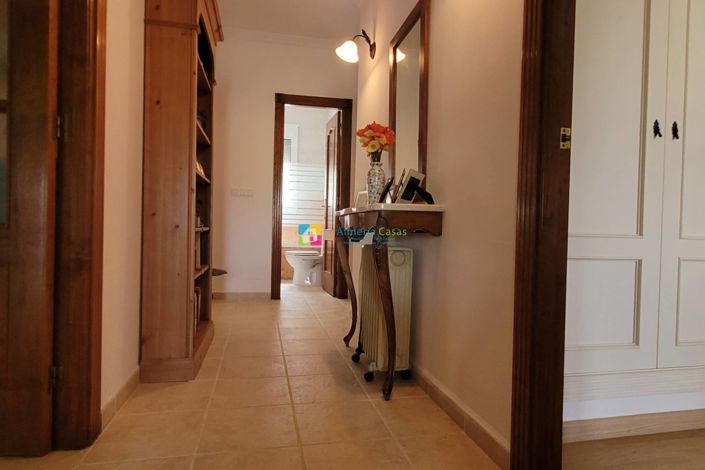 Image No.10-4 Bed Villa for sale