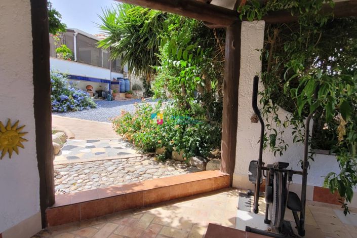 Image No.4-4 Bed Villa for sale