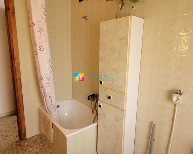 Image No.25-5 Bed Country House for sale