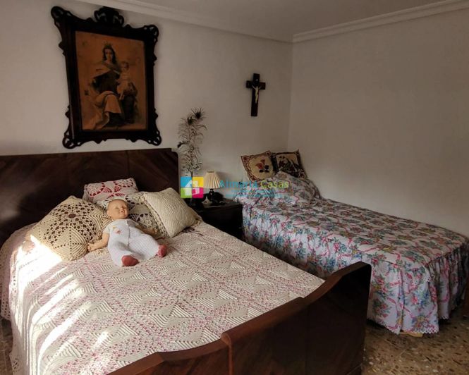 Image No.8-5 Bed Country House for sale