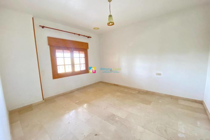 Image No.17-4 Bed Villa for sale