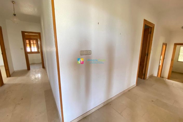 Image No.5-4 Bed Villa for sale