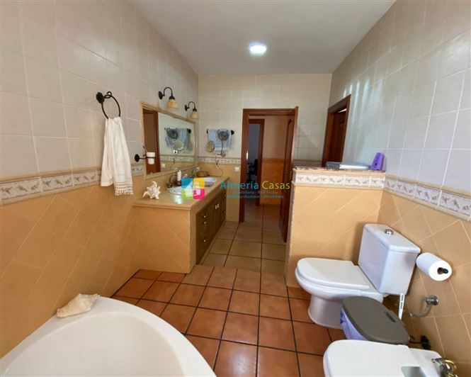 Image No.31-4 Bed Villa for sale