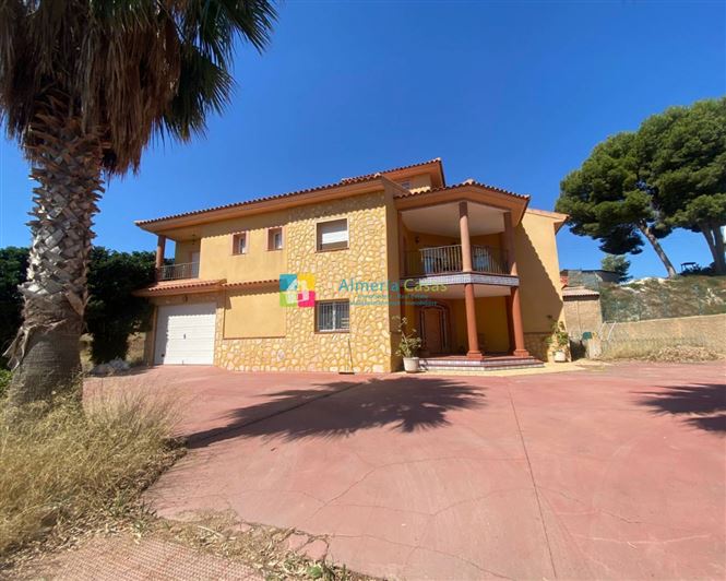 Image No.4-4 Bed Villa for sale