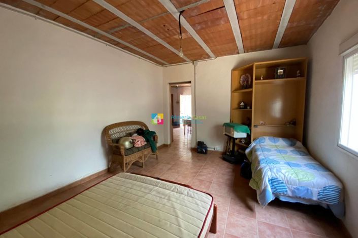 Image No.11-4 Bed Country House for sale