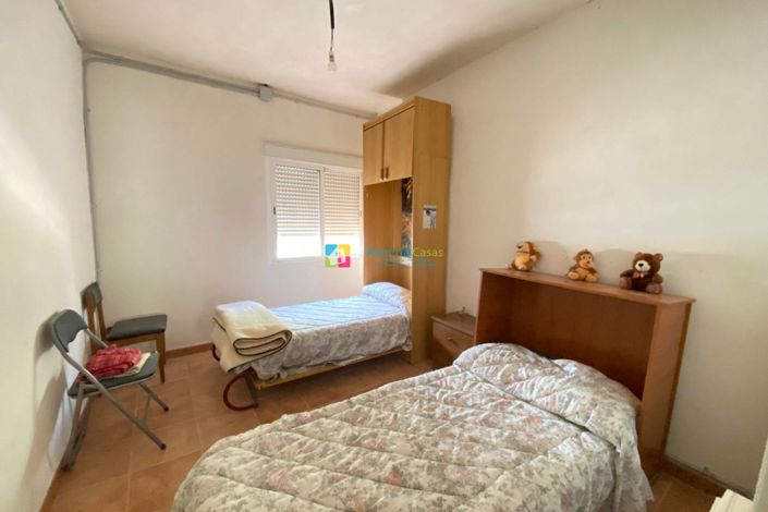 Image No.15-4 Bed Country House for sale