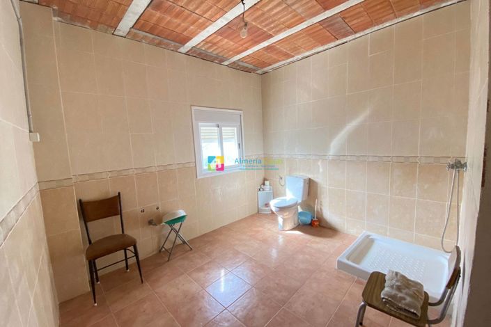 Image No.17-4 Bed Country House for sale