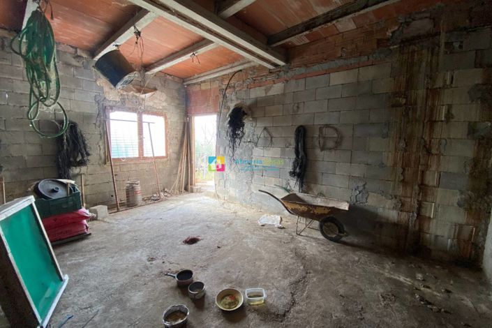 Image No.23-4 Bed Country House for sale