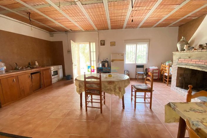 Image No.6-4 Bed Country House for sale