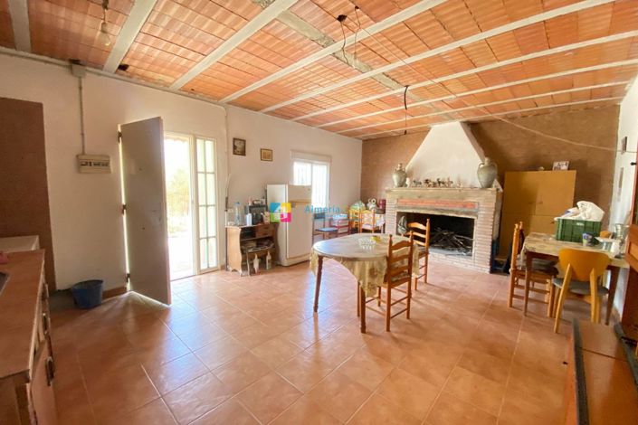 Image No.7-4 Bed Country House for sale