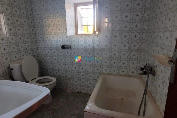 Image No.14-7 Bed Townhouse for sale