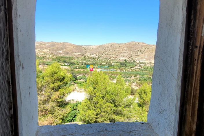 Image No.44-7 Bed Townhouse for sale