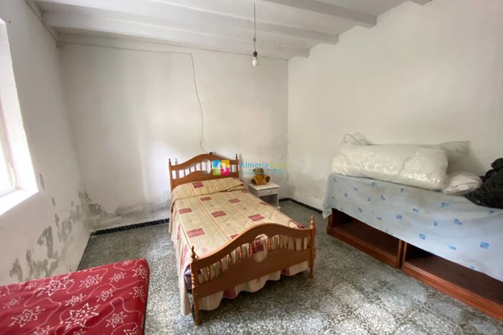 Image No.10-5 Bed Country House for sale