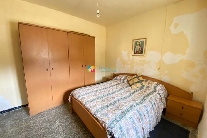 Image No.7-5 Bed Country House for sale