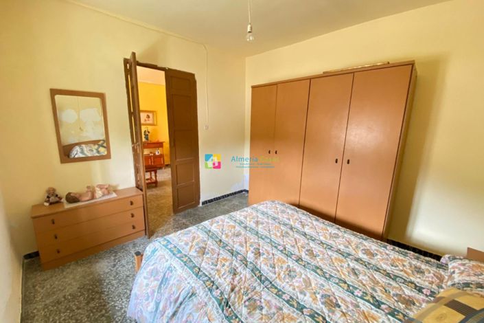 Image No.8-5 Bed Country House for sale