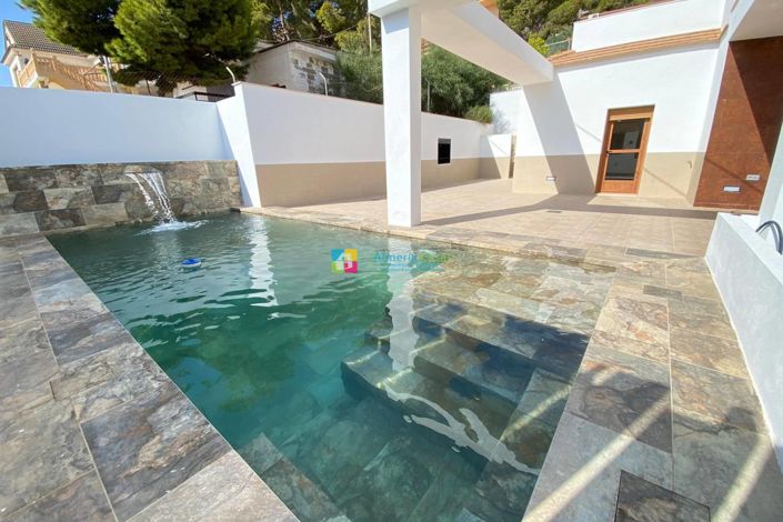 Image No.2-5 Bed Villa for sale