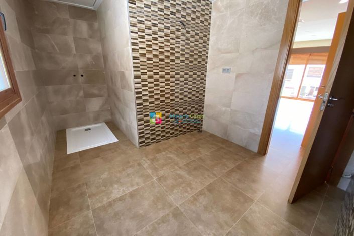 Image No.27-5 Bed Villa for sale