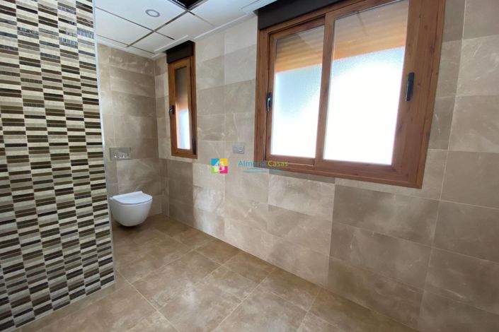 Image No.28-5 Bed Villa for sale