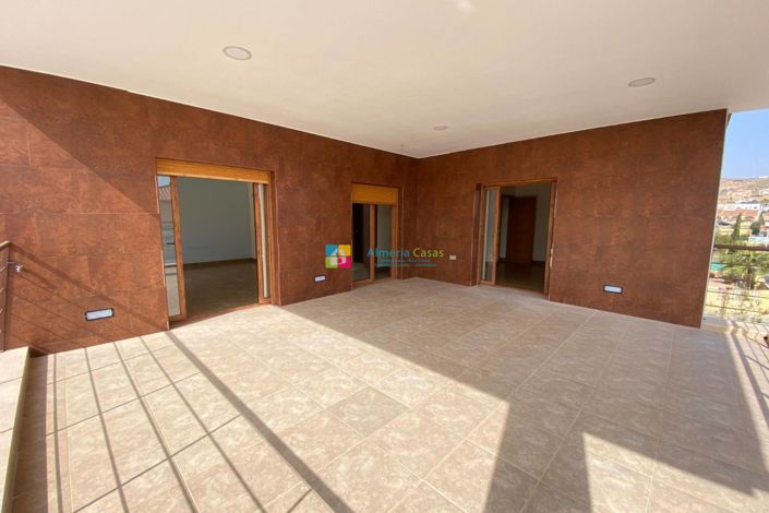 Image No.34-5 Bed Villa for sale