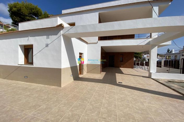 Image No.7-5 Bed Villa for sale