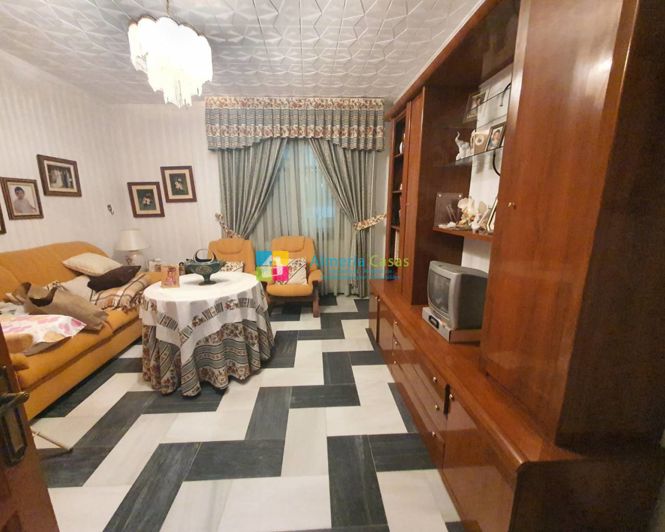 Image No.19-4 Bed Townhouse for sale