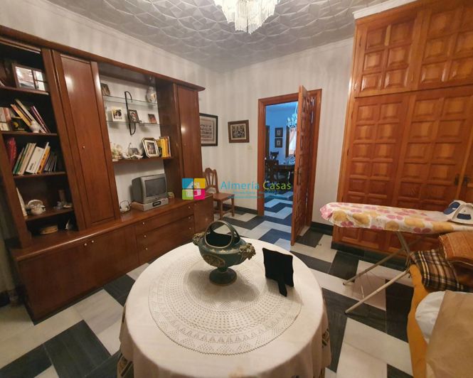 Image No.20-4 Bed Townhouse for sale