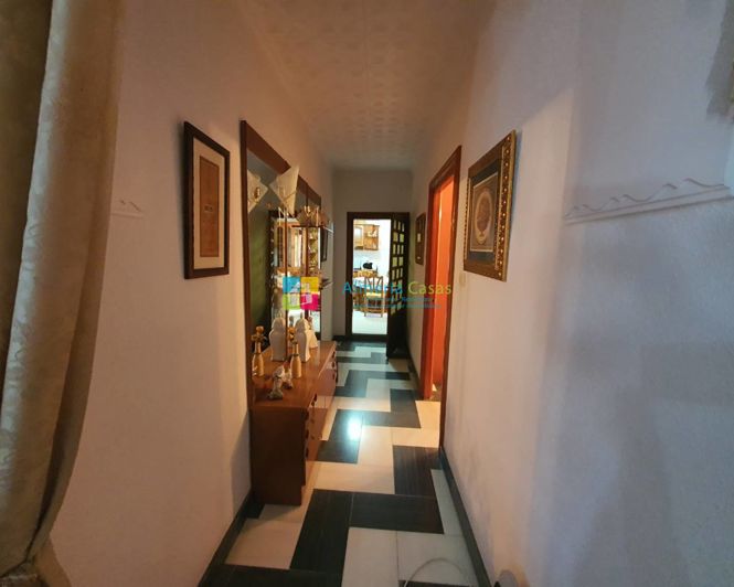 Image No.21-4 Bed Townhouse for sale