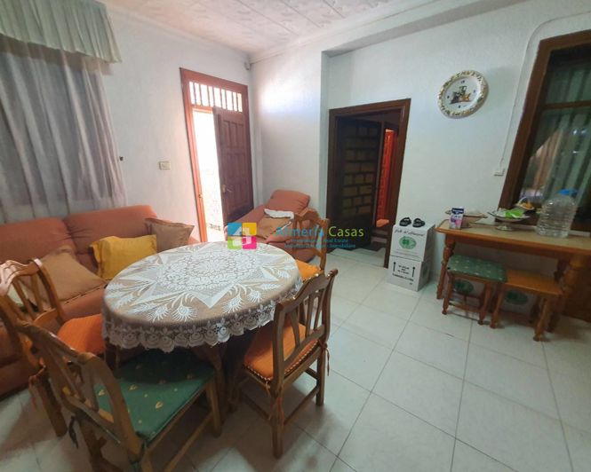 Image No.25-4 Bed Townhouse for sale