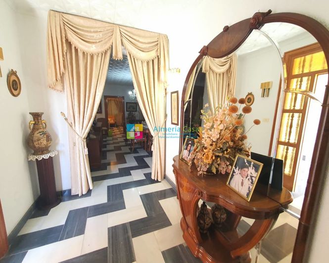 Image No.6-4 Bed Townhouse for sale