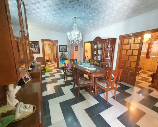 Image No.7-4 Bed Townhouse for sale