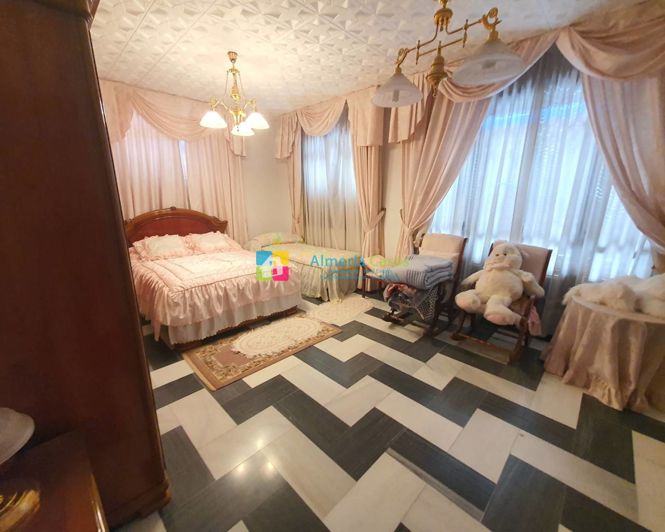 Image No.8-4 Bed Townhouse for sale