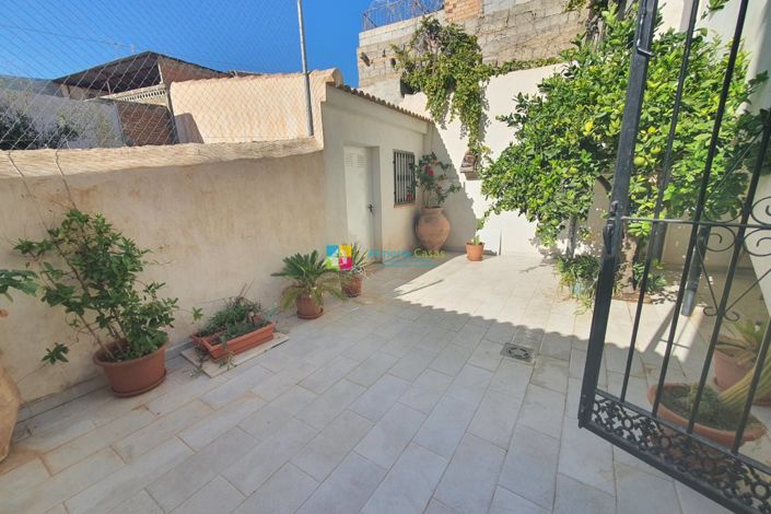 Image No.21-5 Bed Townhouse for sale