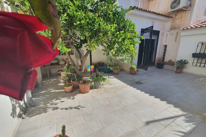 Image No.23-5 Bed Townhouse for sale