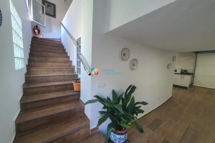 Image No.30-5 Bed Townhouse for sale