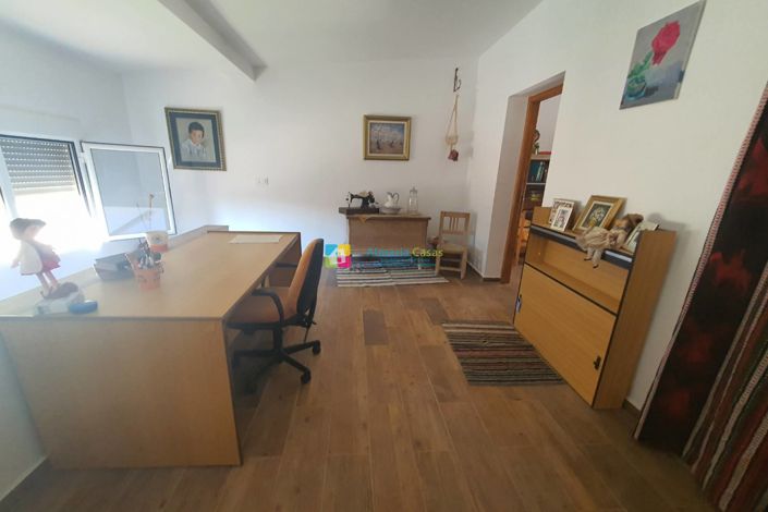 Image No.33-5 Bed Townhouse for sale