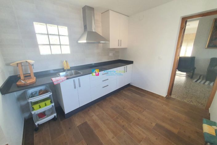 Image No.40-5 Bed Townhouse for sale