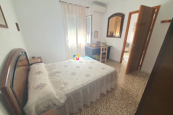 Image No.49-5 Bed Townhouse for sale