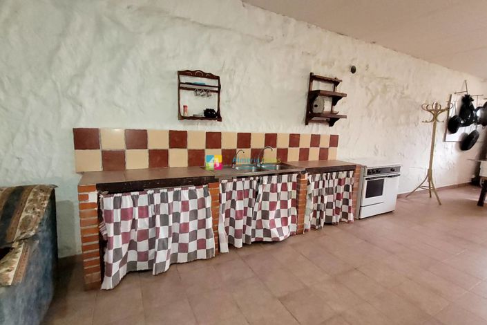 Image No.46-4 Bed House for sale